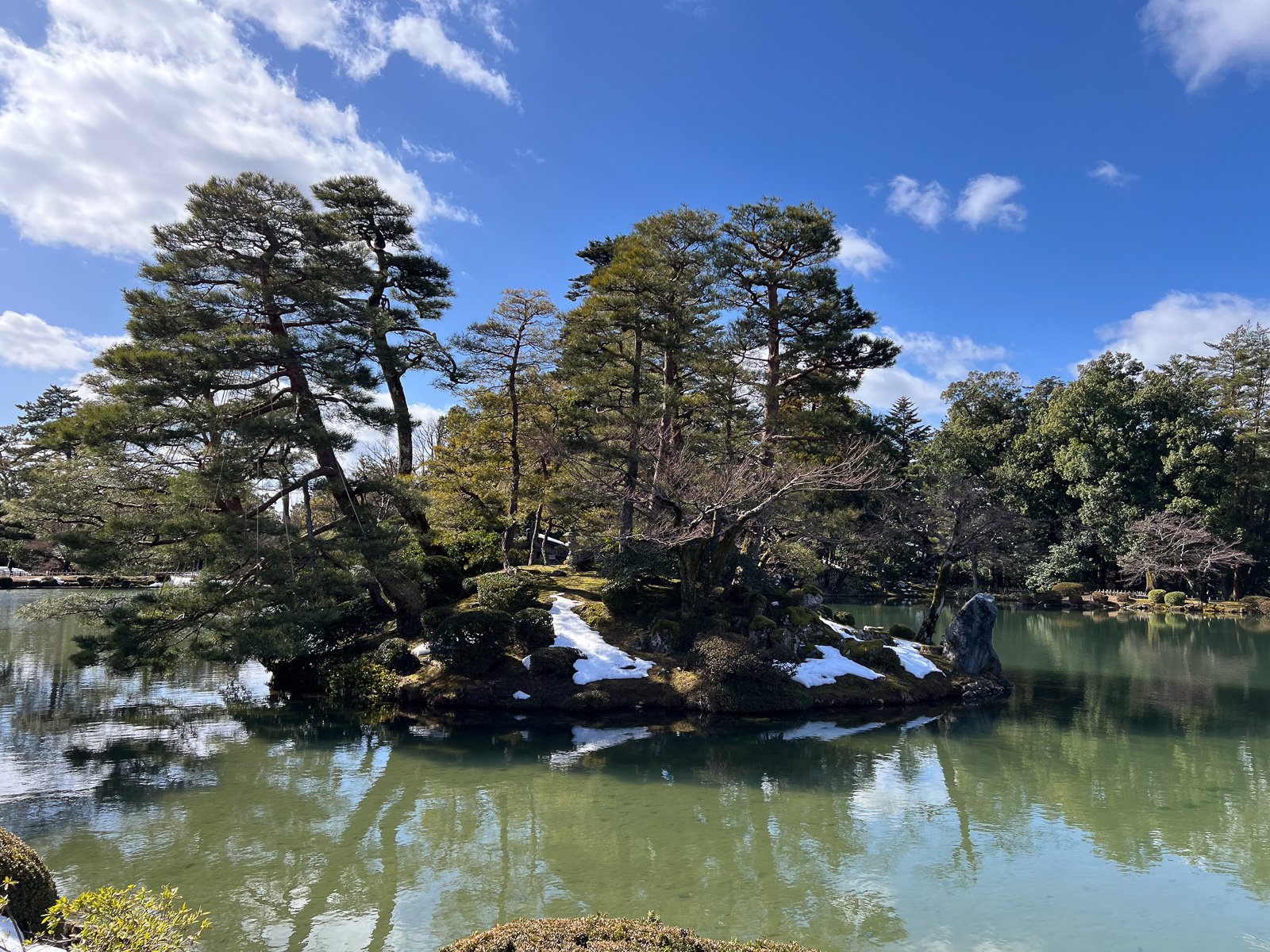 El estanque Kasumiga-ike