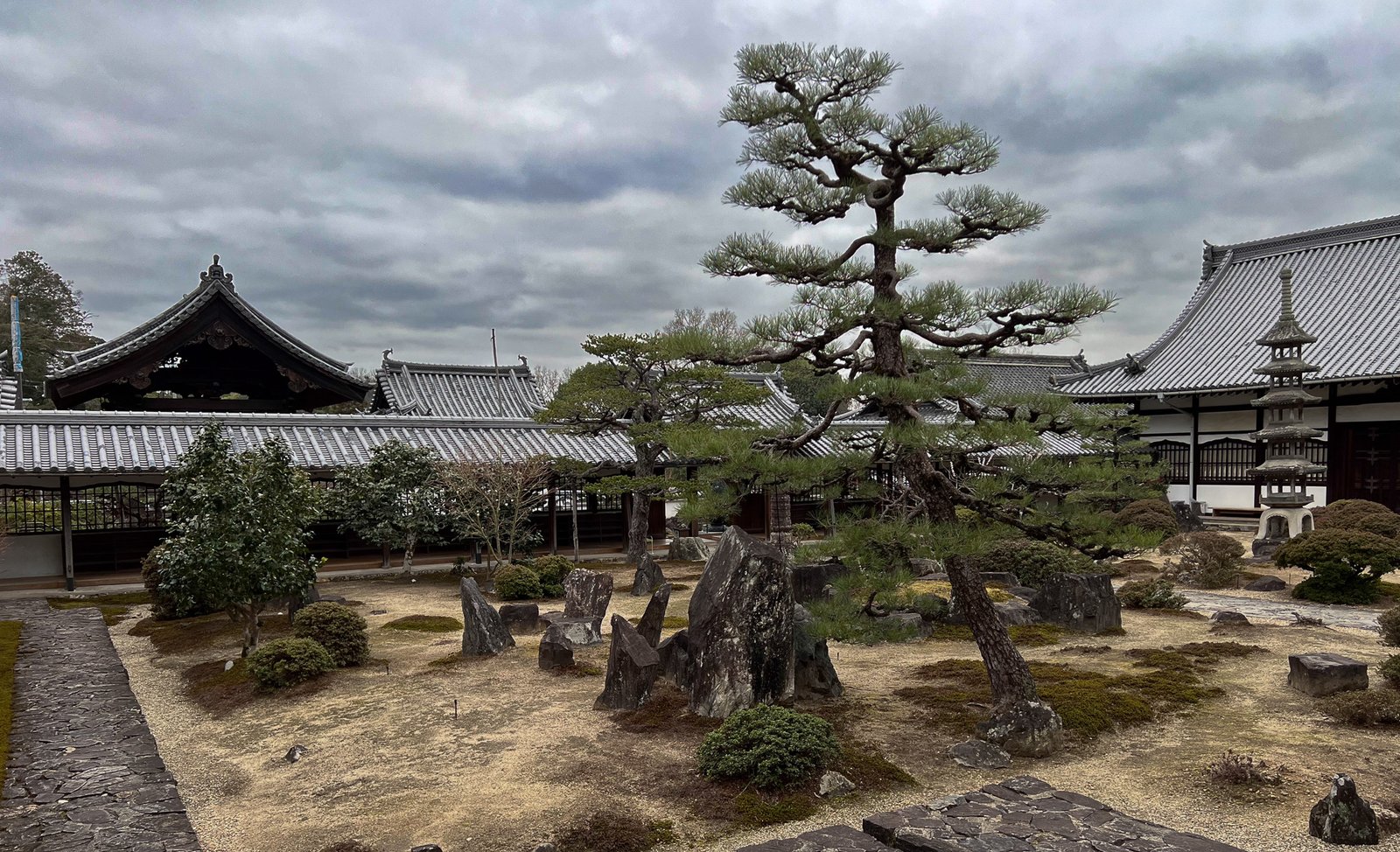 El jardín seco — uno de los siete más famosos de Uji
